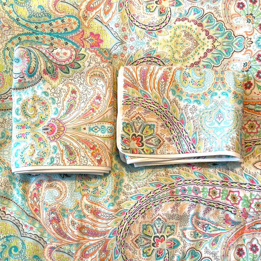 Queen duvet set